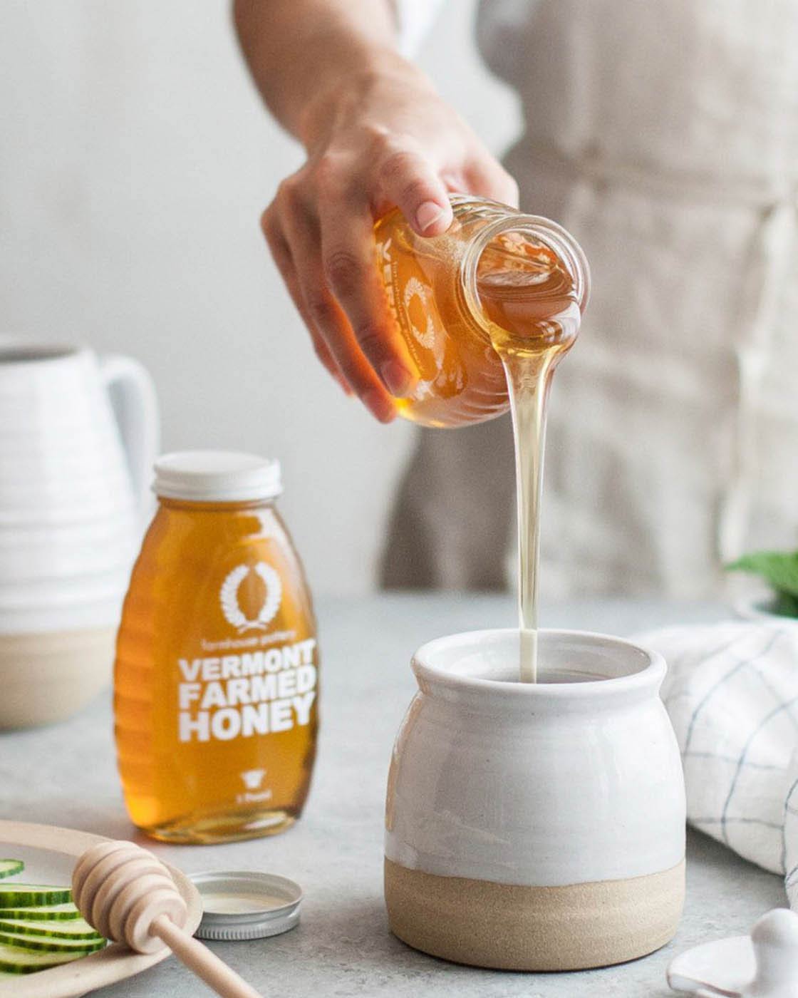 Honey & Beehive Honey Pot Gift Set - Image 5