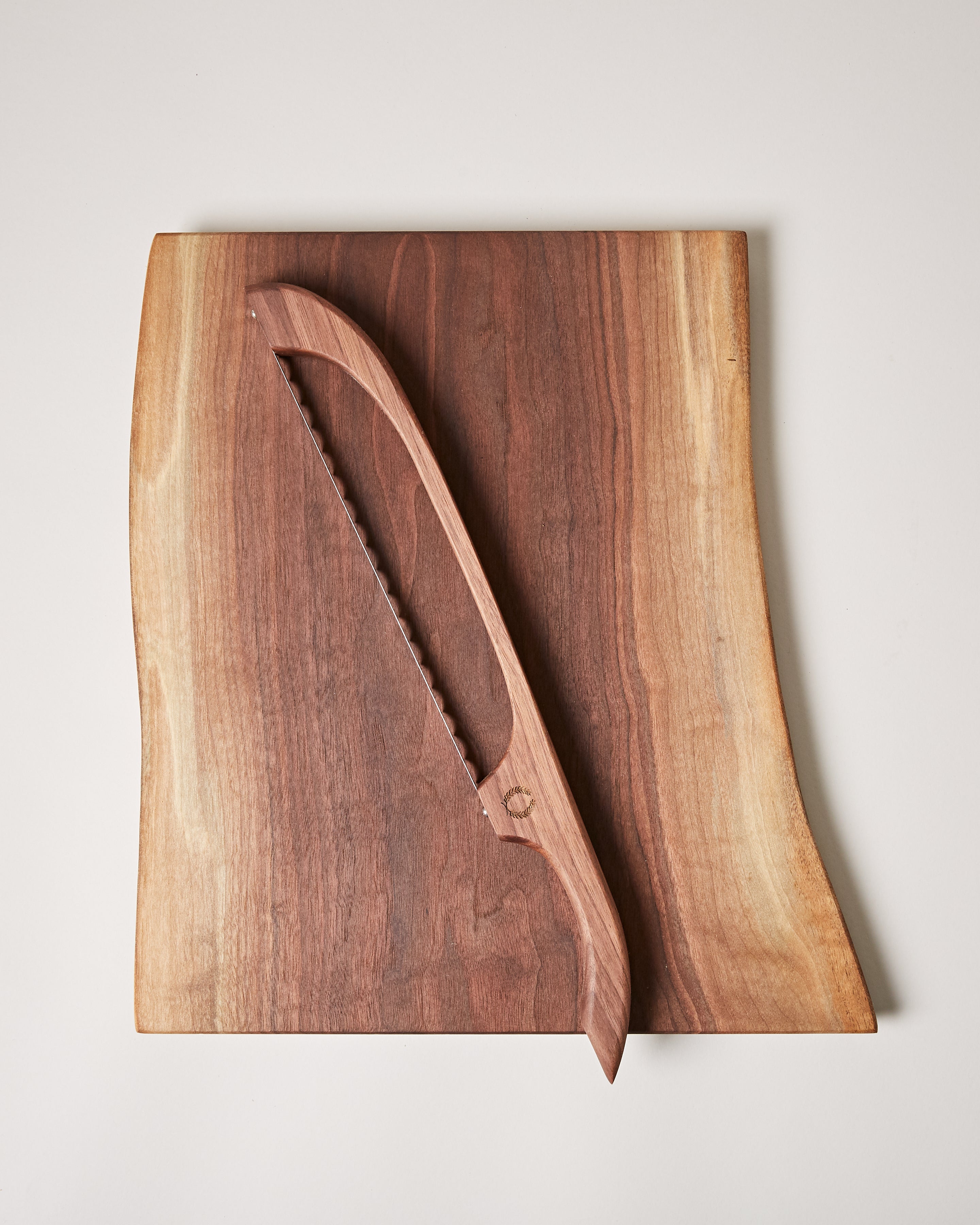 Board and Bow Set - Walnut